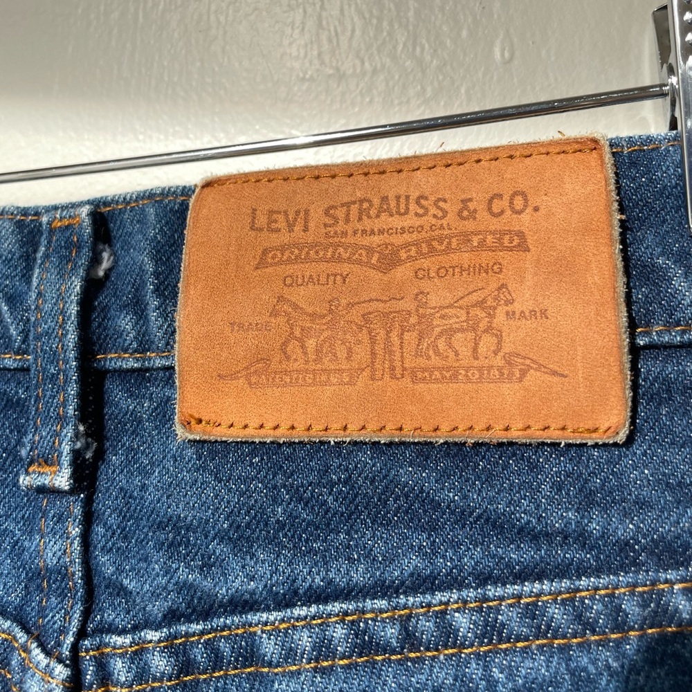 COLLECTOR’S ITEM VINTAGE LEVI’S 1970 Student Fit Maroon Tag